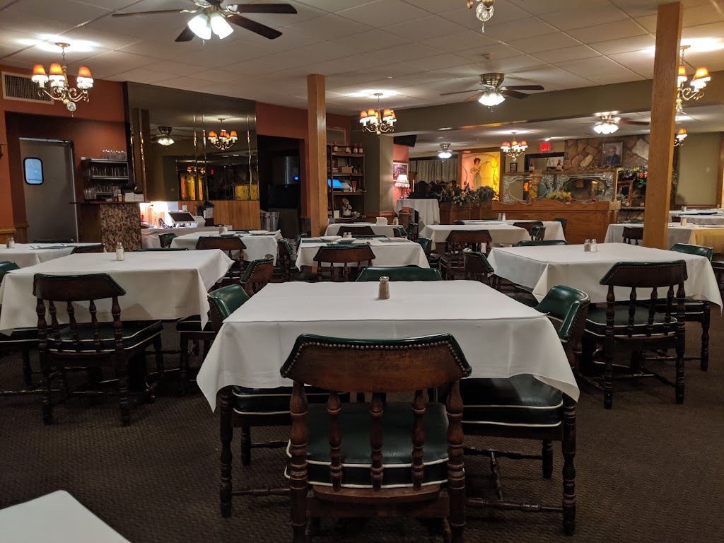 Pitch's Lounge & Restaurant 53202