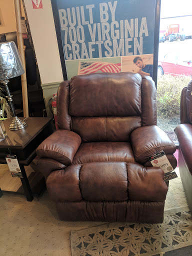 Furniture Store «Muenchens Furniture», reviews and photos, 5005 Cincinnati Brookville Rd, Hamilton, OH 45013, USA