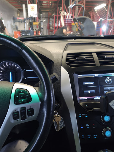 Tire Shop «Discount Tire Store - Hill Country Village, TX», reviews and photos, 15703 San Pedro Ave, Hill Country Village, TX 78232, USA