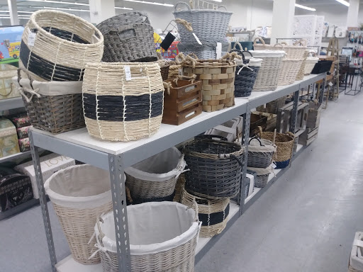 Home Goods Store «Tuesday Morning», reviews and photos, 44 Westgate Pkwy, Asheville, NC 28806, USA