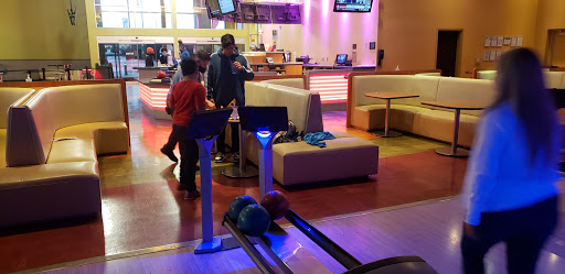 Restaurant «Main Event Entertainment», reviews and photos, 24401 Katy Fwy, Katy, TX 77493, USA