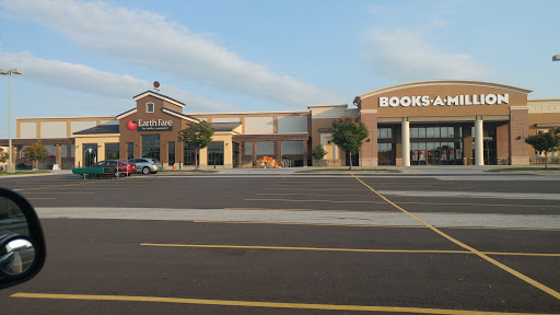 Westgate Shopping Center, Center Ridge Rd & W 210th St, Cleveland, OH 44126, USA, 