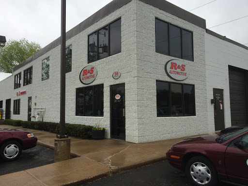 Auto Repair Shop «R & S Automotive», reviews and photos, 38 Woodlynn Ave, Little Canada, MN 55117, USA