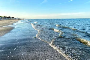 Spiaggia libera di Lido di Dante image