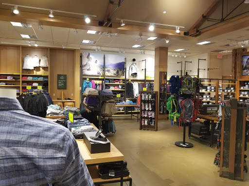Clothing Store «Eddie Bauer», reviews and photos, 1402 Main Street, Southlake, TX 76092, USA