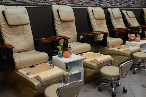 Nail Salon «Tango Nails Bar & Beauty Salon», reviews and photos, 5423 S 76th St, Greendale, WI 53129, USA