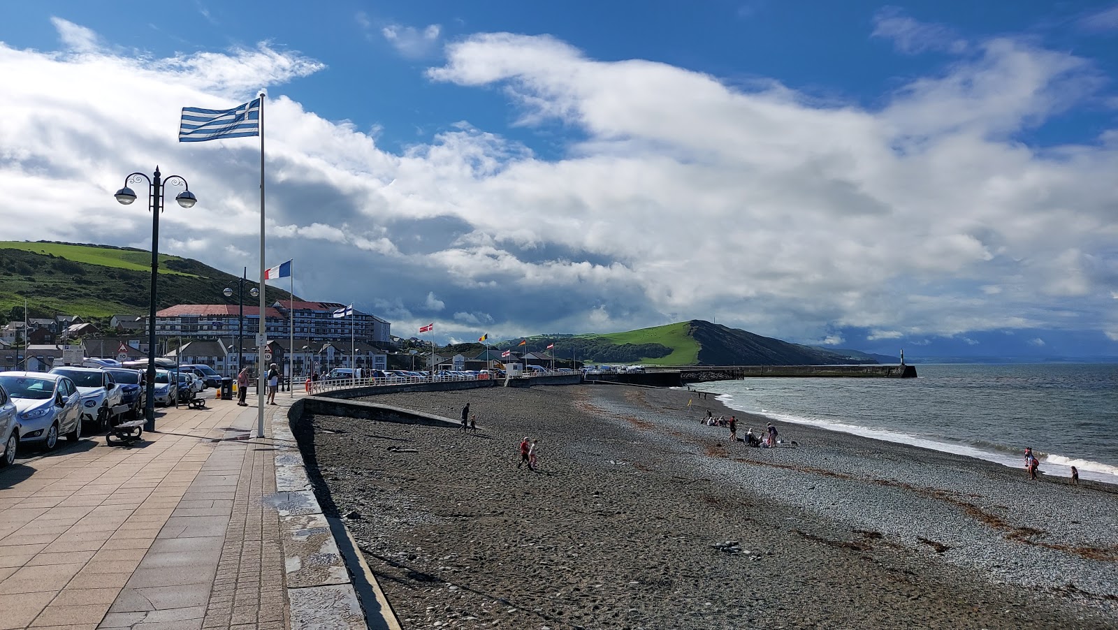 Aberystwyth South的照片 带有碧绿色水表面