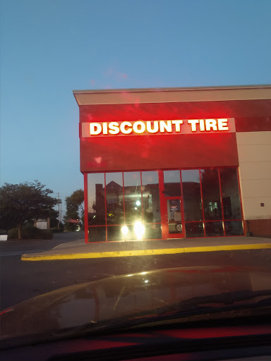 Tire Shop «Discount Tire Store - Spring Hill, TN», reviews and photos, 3000 Belshire Village Dr, Spring Hill, TN 37174, USA