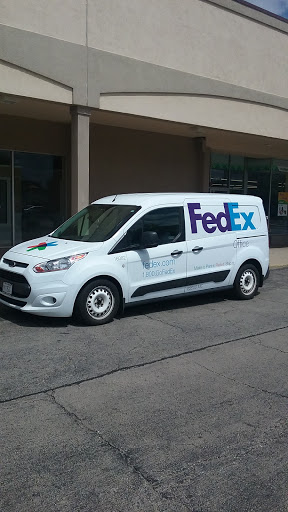 Print Shop «FedEx Office Print & Ship Center», reviews and photos, 830 75th St, Willowbrook, IL 60527, USA