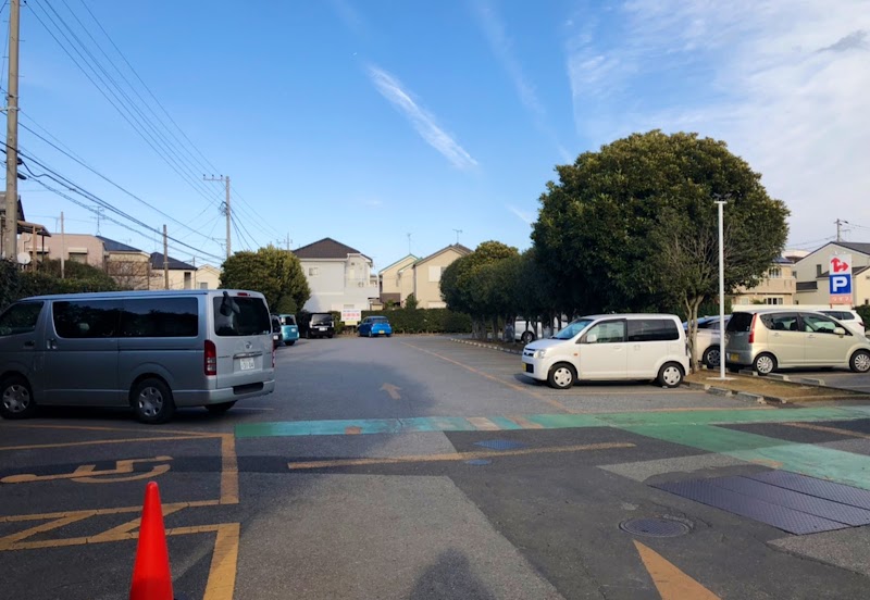 ライフ宮野木店駐車場