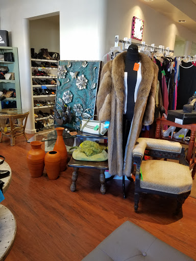 Consignment Shop «Brand Used Thrift And Consignment Shop», reviews and photos, 157 Dolson Ave, Middletown, NY 10940, USA