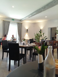 Atmosphère du Restaurant français Restaurant Le Cheval Blanc à Luxé - n°16