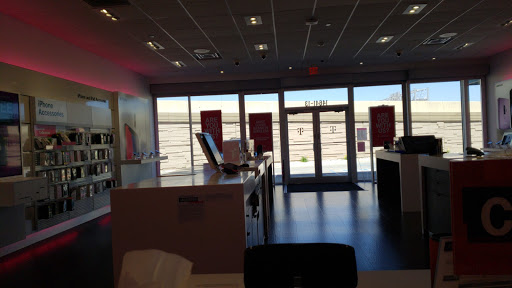 Cell Phone Store «T-Mobile», reviews and photos, 14641 Thatcher Ln #13, Carmel, IN 46032, USA