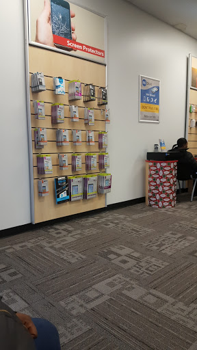 Cell Phone Store «Verizon Authorized Retailer - A Wireless», reviews and photos, 9141 Alaking Ct #119, Capitol Heights, MD 20743, USA