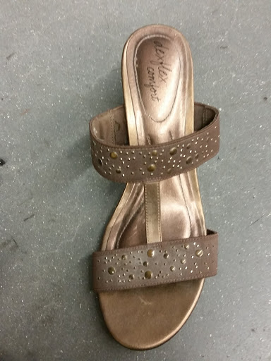 Thrift Store «Goodwill Retail & Donation Center», reviews and photos