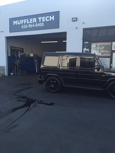 Muffler Technician image