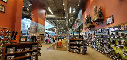 Sporting Goods Store «Bass Pro Shops», reviews and photos, 951 E Lewis and Clark Pkwy, Clarksville, IN 47129, USA