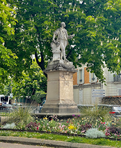 Square Jean Houdon à Versailles