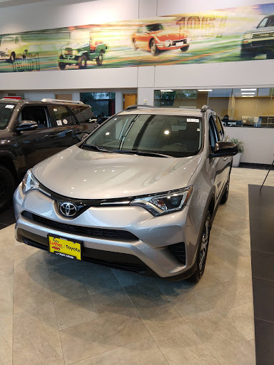 Toyota Dealer «Rudy Luther Toyota», reviews and photos, 8805 Wayzata Blvd, Golden Valley, MN 55426, USA