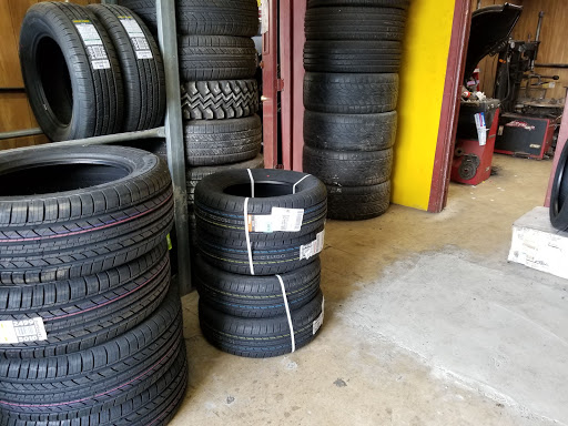 Auto Repair Shop «Chicago Discount Tires», reviews and photos, 3101 Mannheim Rd, Franklin Park, IL 60131, USA