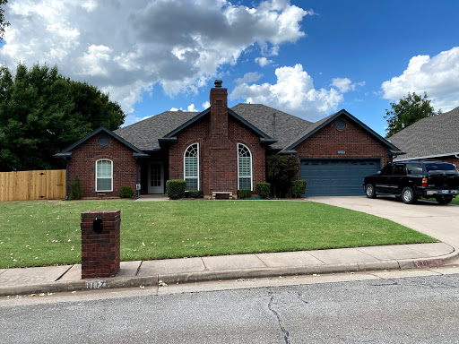 Roofing Contractor «Red River Roofing Companies, Inc. - Edmond», reviews and photos, 746 Enterprise Dr, Edmond, OK 73013, USA