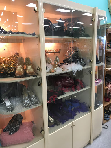 Thrift Store «Humane Society Thrift Store», reviews and photos, 4445 20th St, Vero Beach, FL 32966, USA