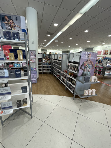 Hair Salon «Ulta Beauty», reviews and photos, 2915 Harrison Ave NW #255, Olympia, WA 98502, USA