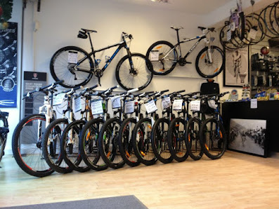 Ditlev Cykler v/Henrik Ditlev - Din lokale Cykelhandler af Mountainbike Citybike & El-Cykler Vinderød Skov 3, 3300 Frederiksværk, Danmark