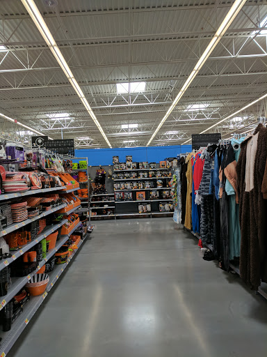 Discount Store «Walmart», reviews and photos, 6501 Veterans Memorial Pkwy, Crestwood, KY 40014, USA