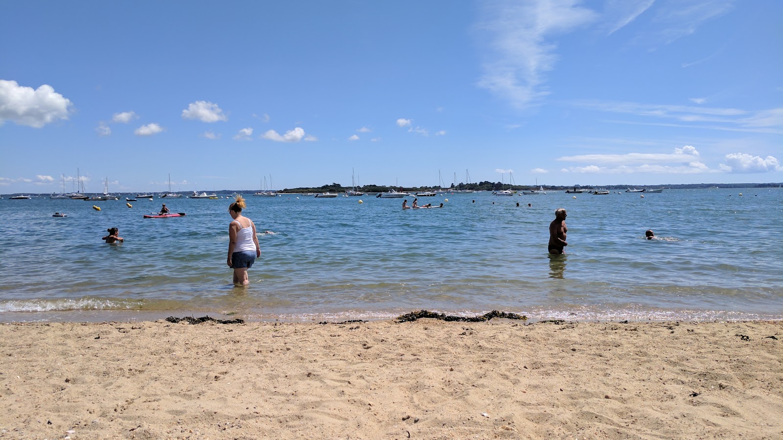Plage de Penera'in fotoğrafı geniş bir kıyı şeridi ile birlikte
