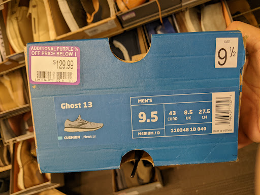 Shoe Store «DSW Designer Shoe Warehouse», reviews and photos, 7923 N Blackstone Ave, Fresno, CA 93720, USA