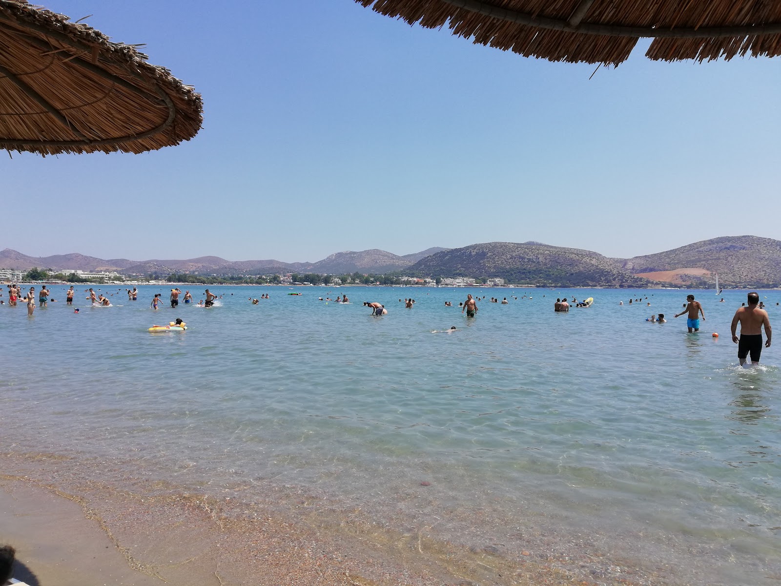 Photo de Paralia Anavissou situé dans une zone naturelle