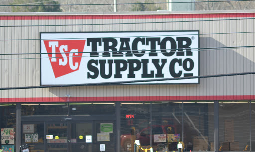 Home Improvement Store «Tractor Supply Co.», reviews and photos, 59 Dixon Springs Hwy, Carthage, TN 37030, USA