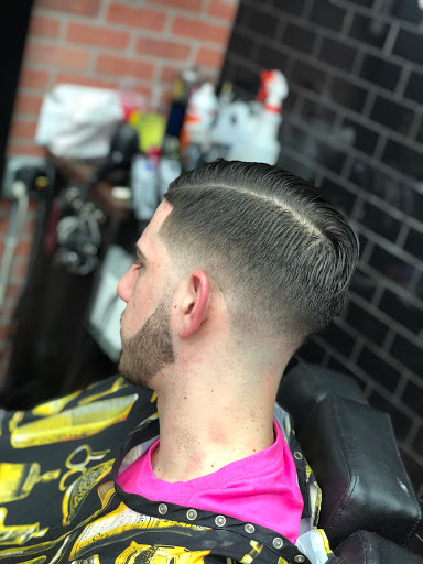 Barber Shop «Avenue Barbershop», reviews and photos, 68-32 Myrtle Ave, Glendale, NY 11385, USA