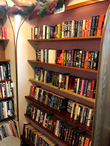 Used Book Store «Book Corner Tampa Bay», reviews and photos, 728 W Lumsden Rd, Brandon, FL 33511, USA