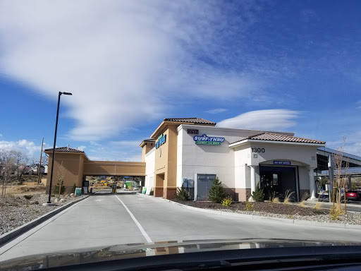 Surf Thru Express Car Wash en Carson City
