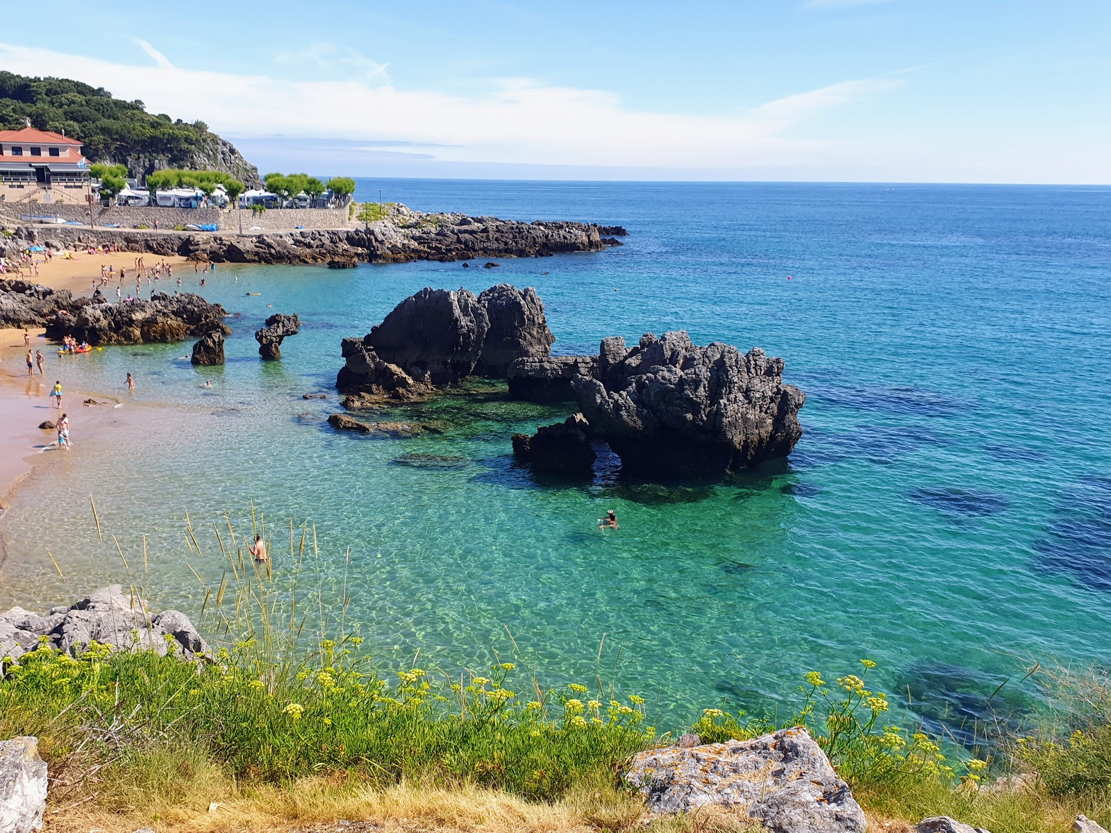 Playa de Quejo'in fotoğrafı düz bir kıyı şeridi ile birlikte
