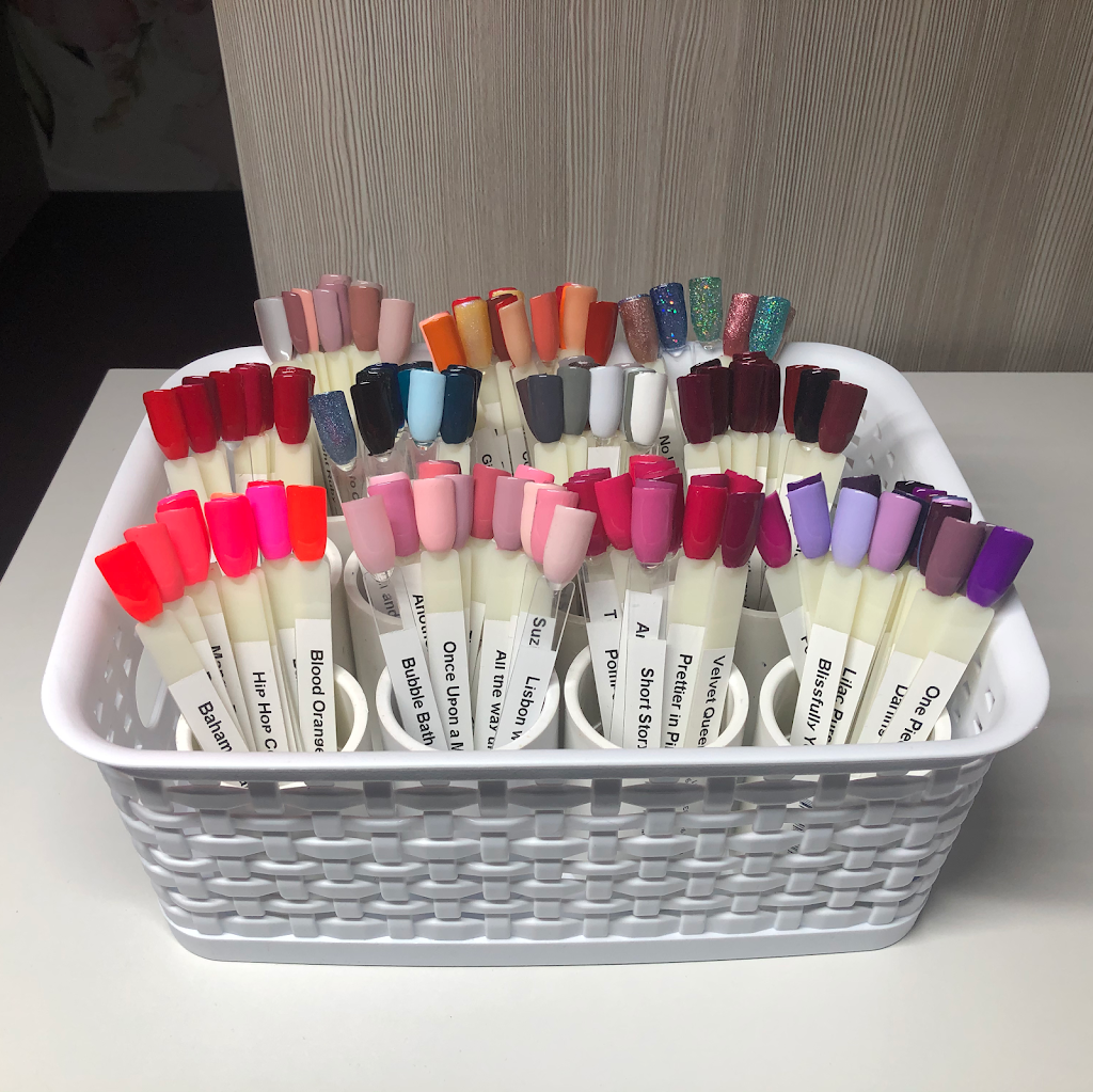 Nailology of Cranberry/Mars 16066