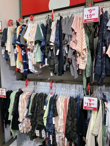 Clothing Store «Old Navy», reviews and photos, 3581 N Freeway Blvd, Sacramento, CA 95834, USA