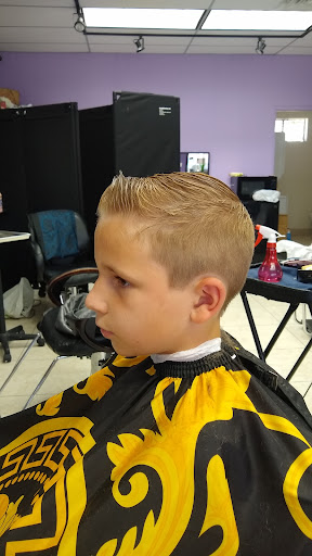 Hair Salon «House of Beauty Hair Salon for men and women», reviews and photos, 4050 La Crescenta Ave, Montrose, CA 91020, USA