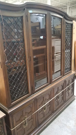 Donations Center «Milwaukee Habitat for Humanity ReStore», reviews and photos