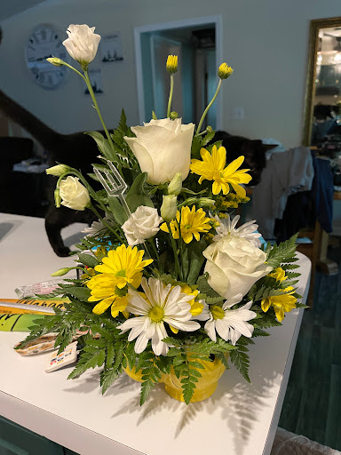 Florist «Chalet Floral», reviews and photos, 700 W Hackley Ave, Muskegon, MI 49441, USA