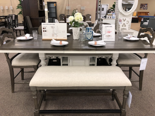 Furniture Store «Value City Furniture», reviews and photos, 960 S Barrington Rd, Streamwood, IL 60107, USA