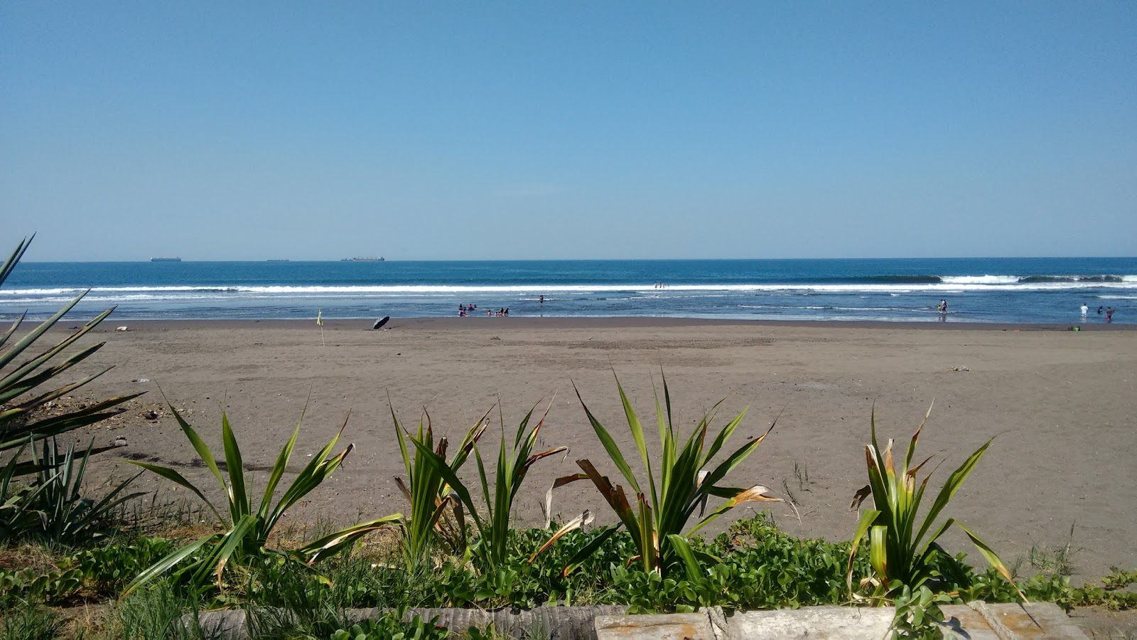 Foto von Zunza beach mit lange, gerade küste
