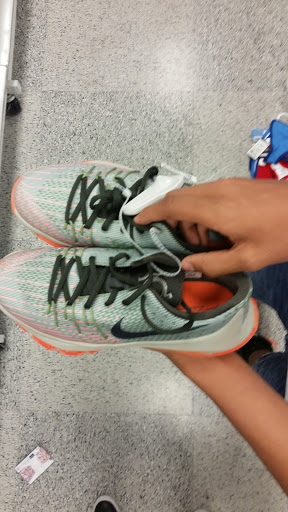 Clothing Store «Ross Dress for Less», reviews and photos, 257 N Weber Rd, Bolingbrook, IL 60490, USA