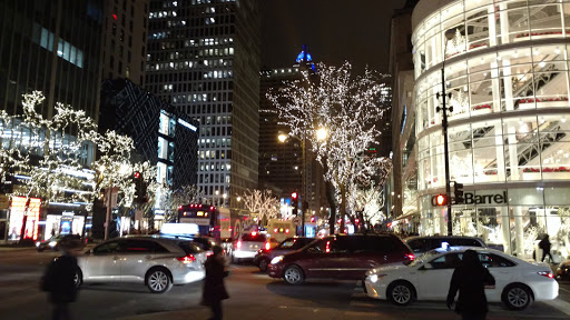 Furniture Store «Crate and Barrel», reviews and photos, 646 N Michigan Ave, Chicago, IL 60611, USA