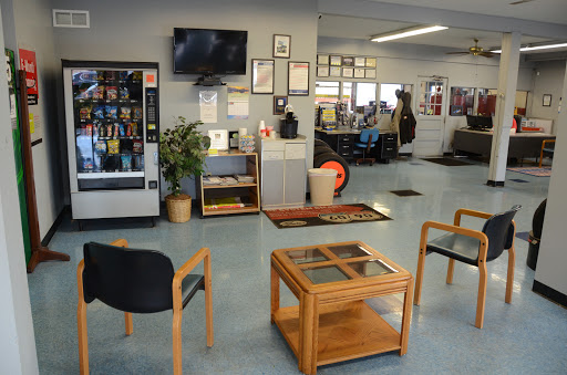 Auto Repair Shop «Master Auto Repair», reviews and photos, 206 Vandalia St, Collinsville, IL 62234, USA