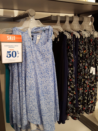 Clothing Store «Old Navy», reviews and photos, 1425 Som Center Rd, Mayfield Heights, OH 44124, USA