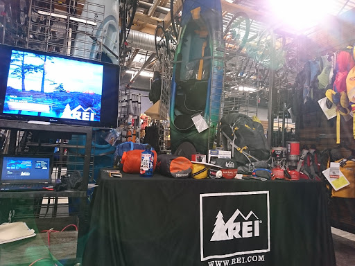 Camping Store «REI», reviews and photos, 1703 S Brentwood Blvd, Brentwood, MO 63144, USA
