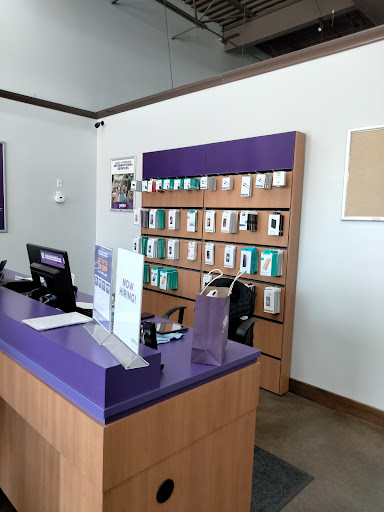 Cell Phone Store «MetroPCS Authorized Dealer», reviews and photos, 2823 E Highland Rd #113, Highland Charter Twp, MI 48356, USA